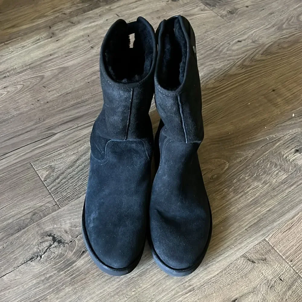 UGG Romely cuffable boots